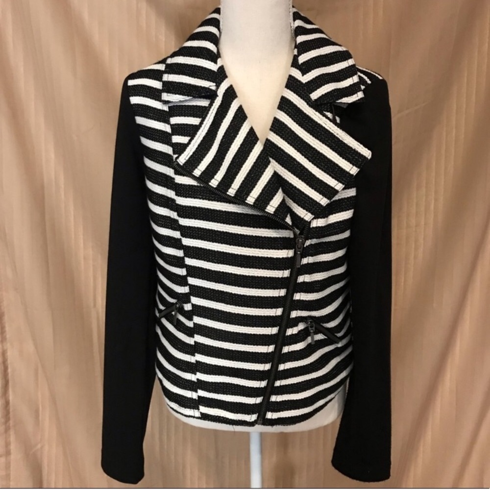 NWT Black White Zip Jacket Maurice’s Medium